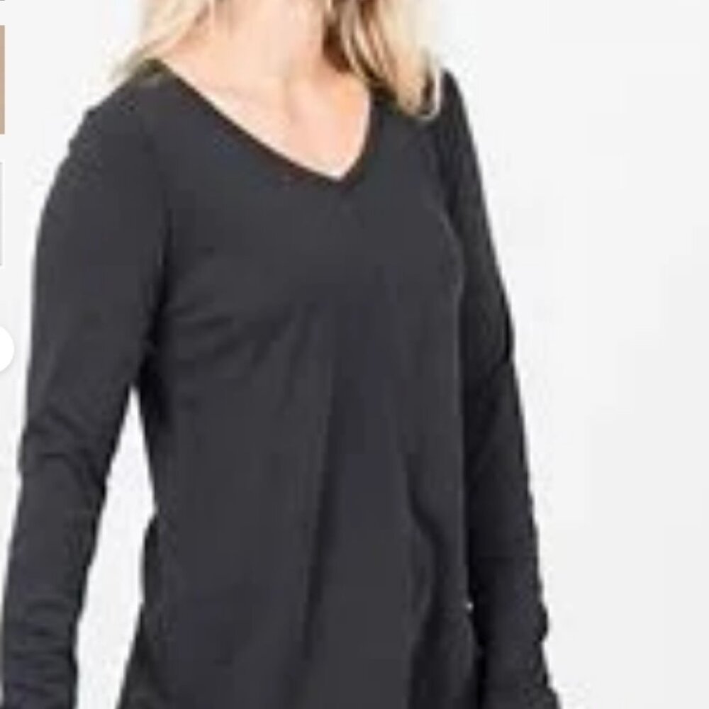 NWT Vincent Curve Top Ribbed Black